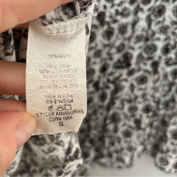 SADIE & SAGE Romper White Black Floral Small - Picture 6 of 6